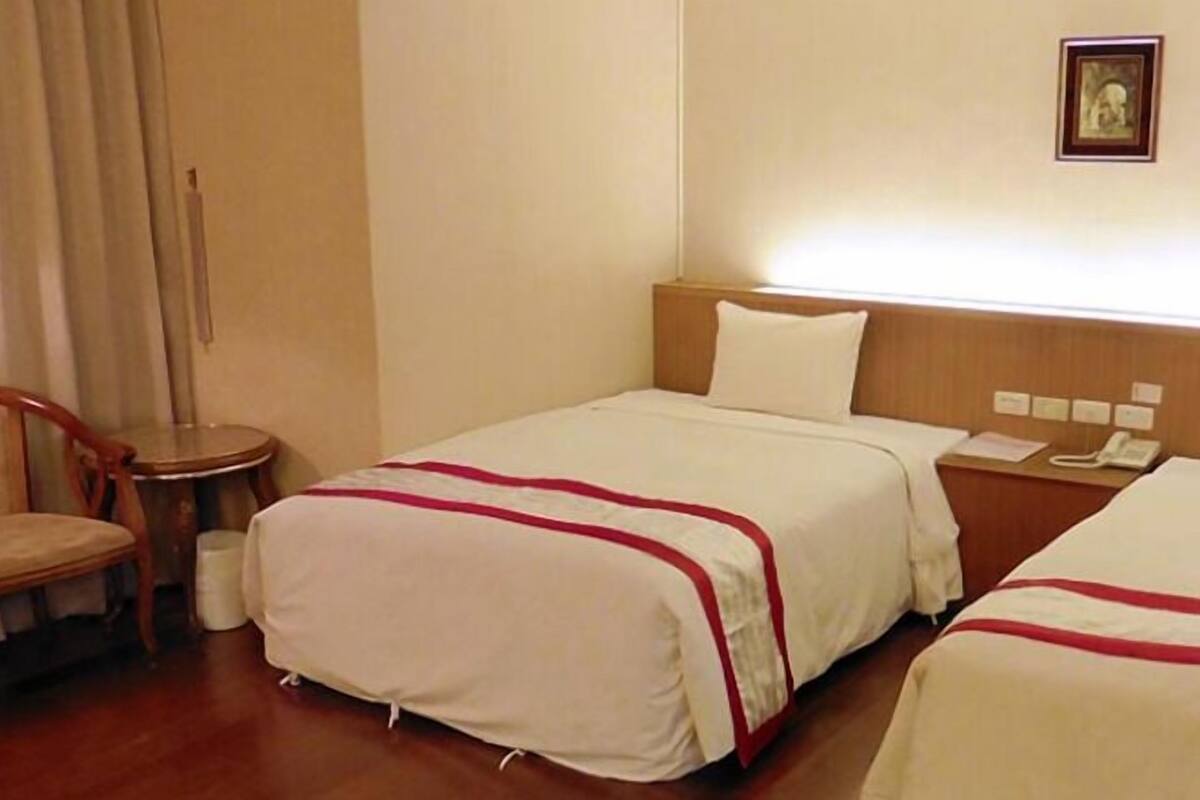 ห้องดีลักซ์ทวิน, เตียงเดี่ยว 2 เตียง | โต๊ะทำงาน, เตารีด/โต๊ะรีดผ้า, Wi-Fi ฟรี