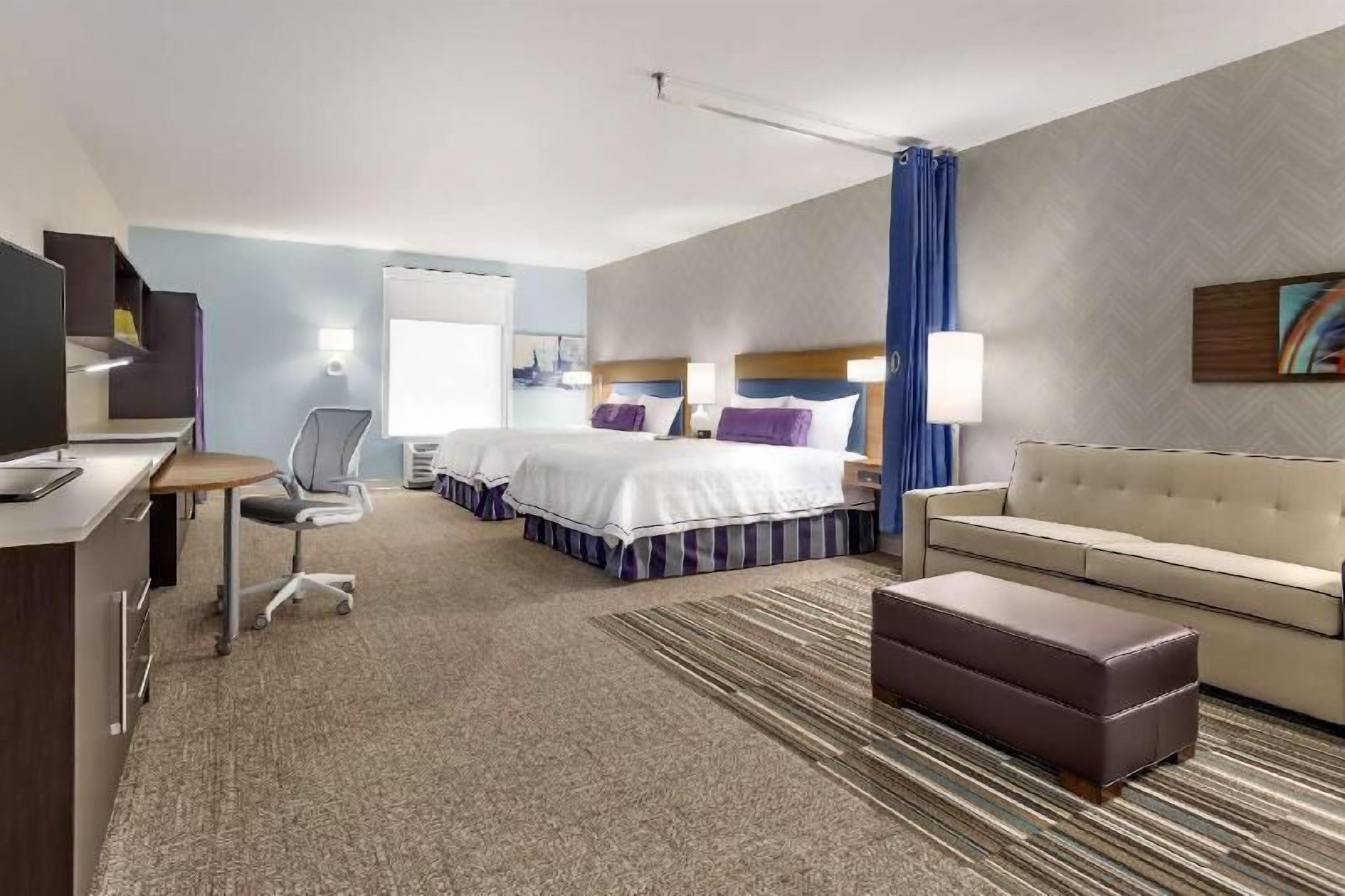 Literie de qualité supérieure, coffres-forts dans les chambres, bureau