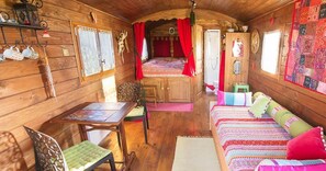 1 間睡房、隔音、床單