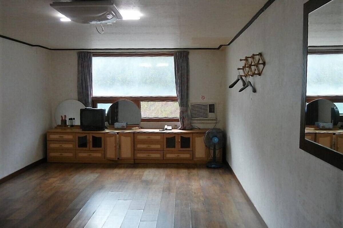 Traditionele kamer (8-person) | Een gratis minibar, gratis wifi