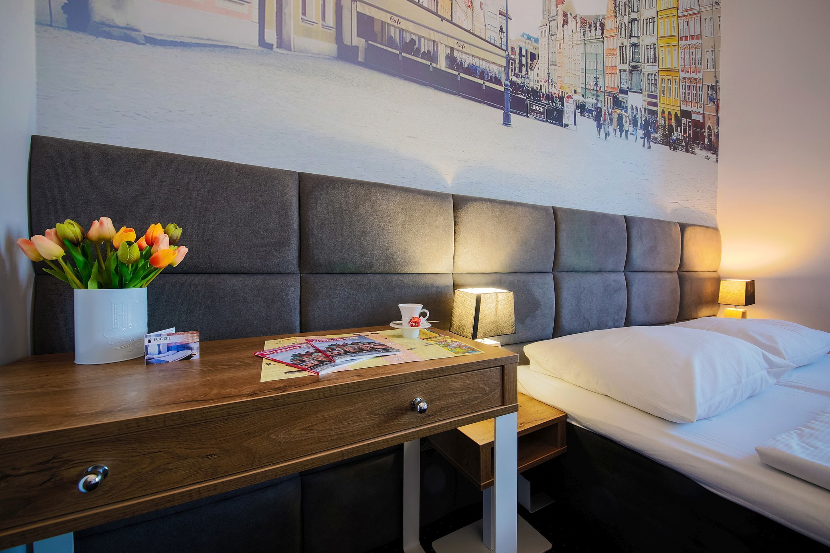 double room | living area | flat-screen tv