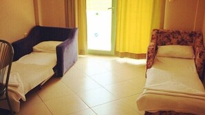 Apartment, 1 Bedroom | Living room | 32-inch LCD TV with cable channels, TV - Sayar Apart (Marmaris)