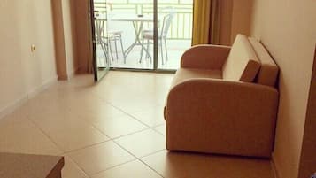 Apartment, 1 Bedroom | Living room