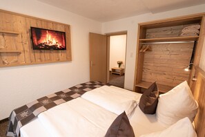 3 Schlafzimmer, Allergikerbettwaren, Zimmersafe, individuell dekoriert