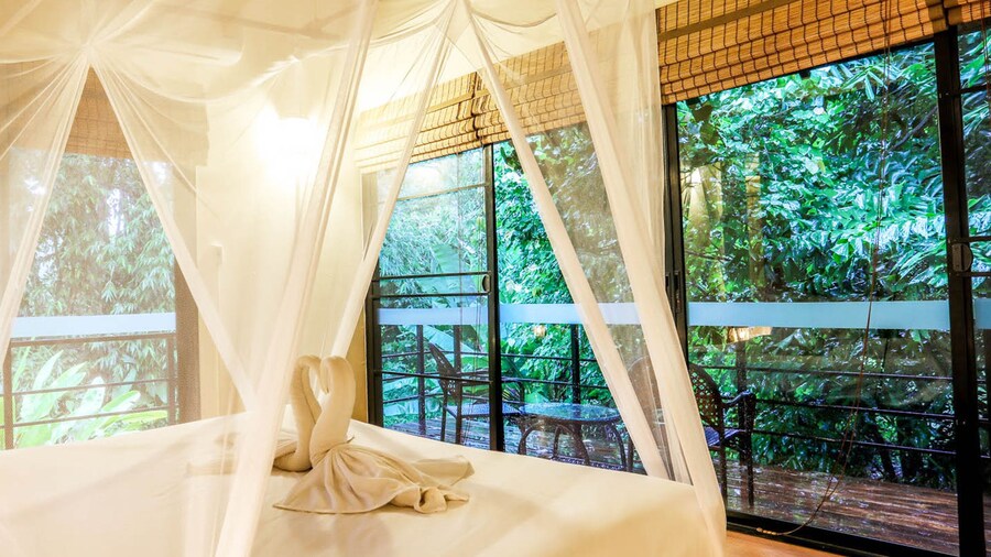 Anurak Community Lodge