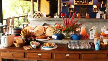 Free daily continental breakfast
