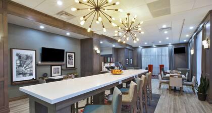 Hampton Inn by Hilton Detroit Dearborn