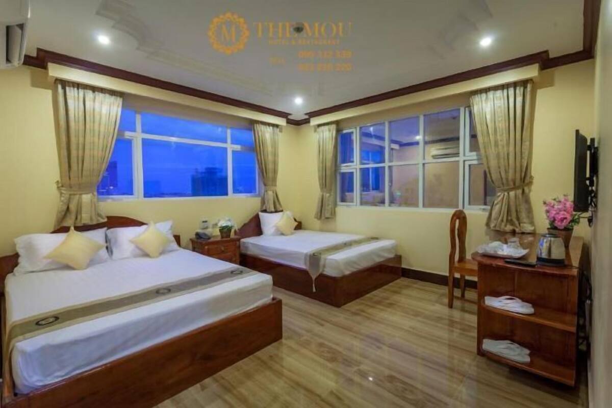 Minibar, escritorio, cortinas opacas y wifi gratis