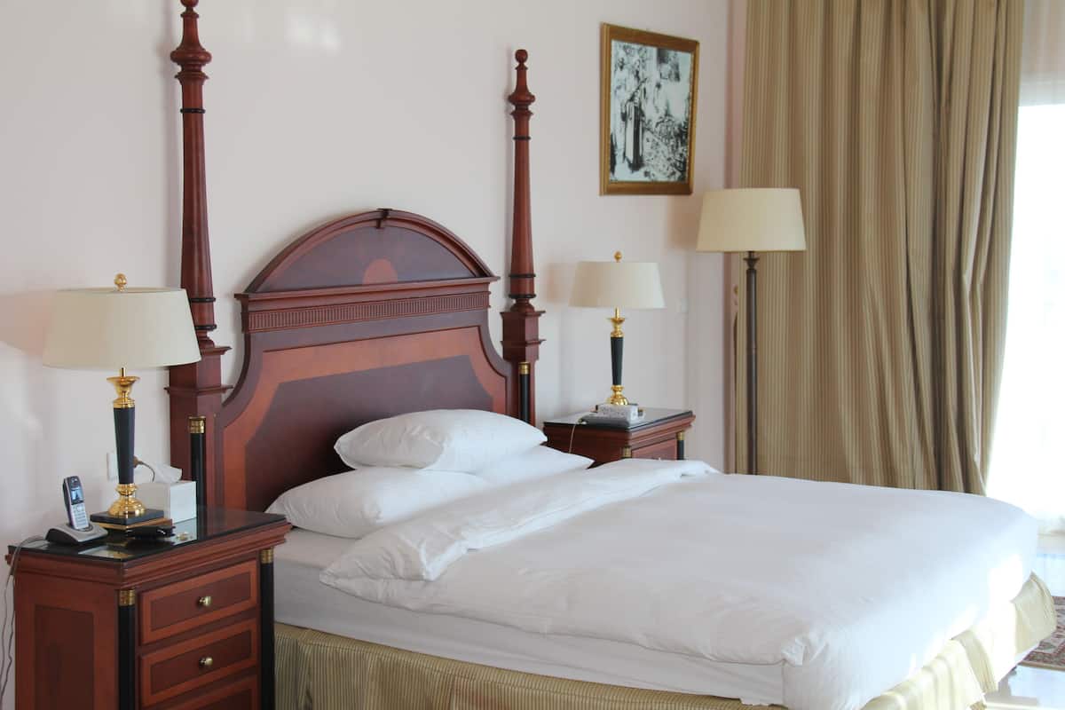 Habitación doble Premium, 1 cama King size | Escritorio, cortinas blackout y cunas gratuitas
