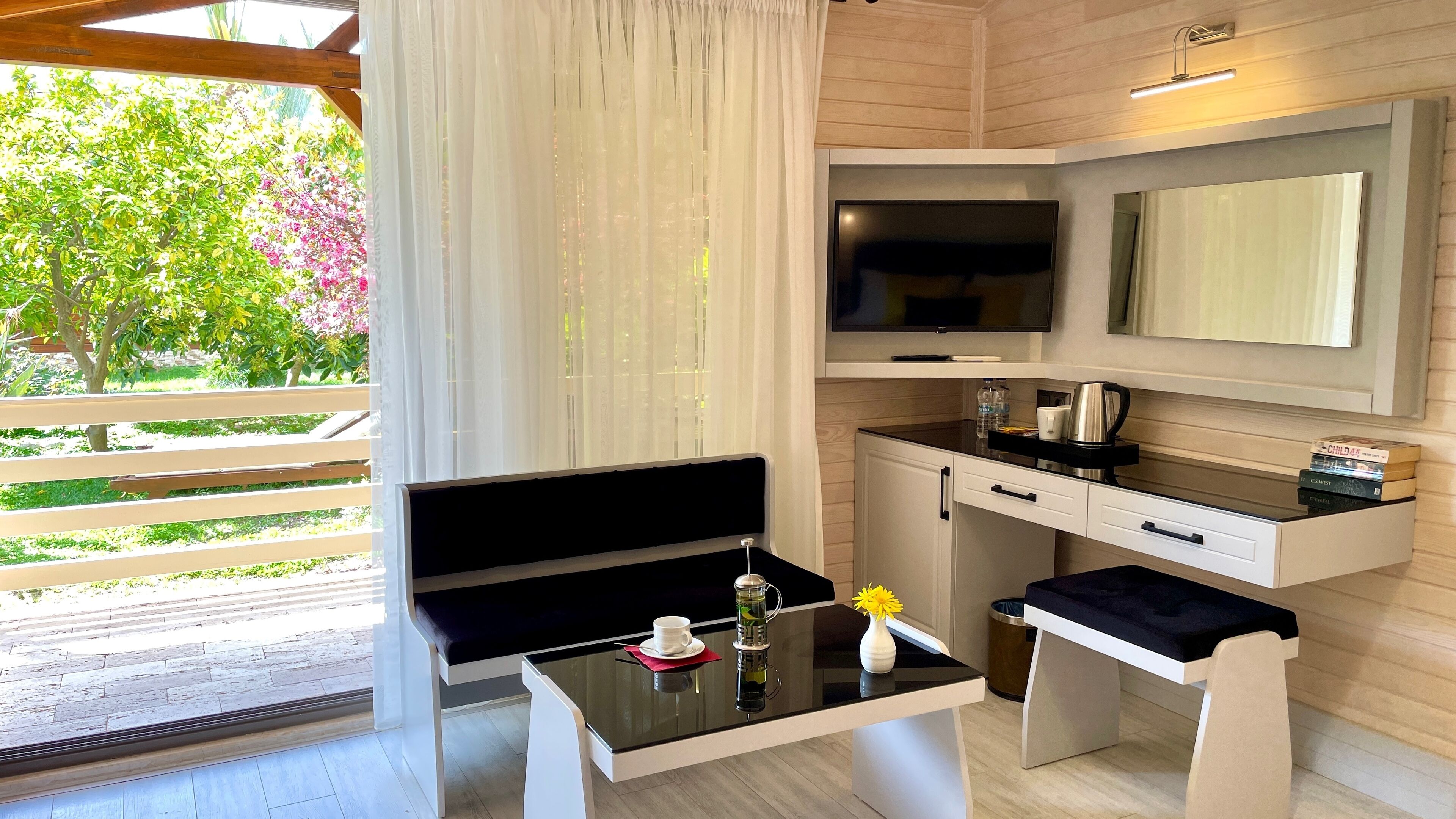 1 bedroom, minibar, in-room safe, individually decorated