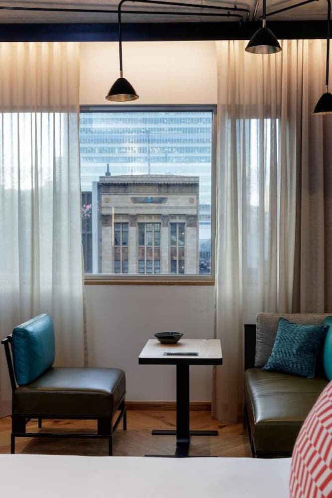 QT Melbourne by null