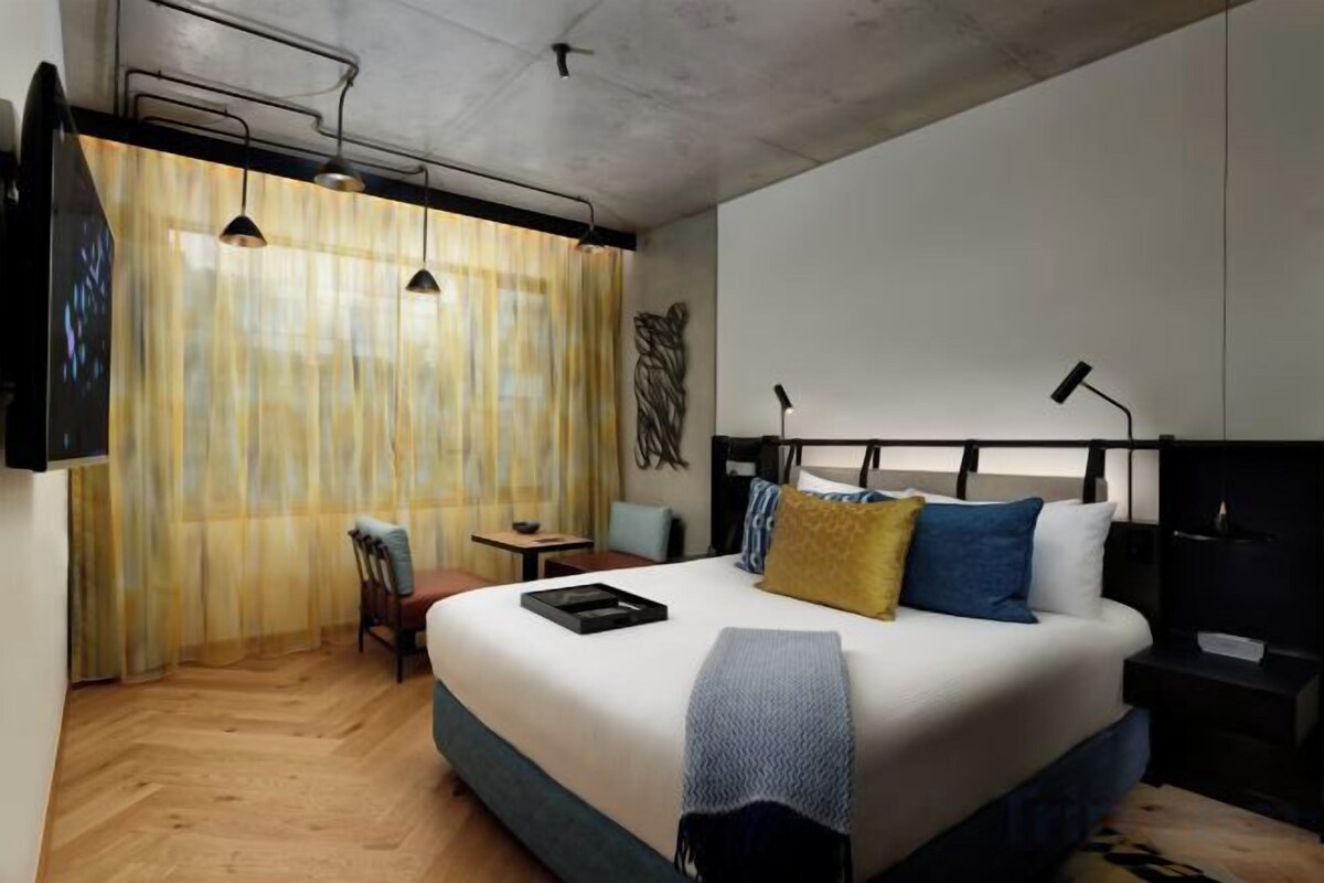 Premium bedding, minibar, in-room safe, blackout curtains
