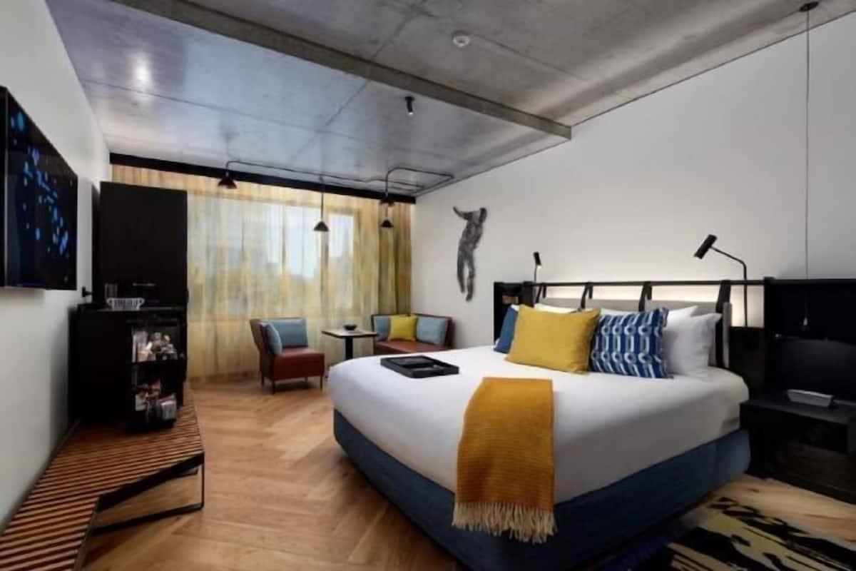 Premium bedding, minibar, in-room safe, blackout curtains