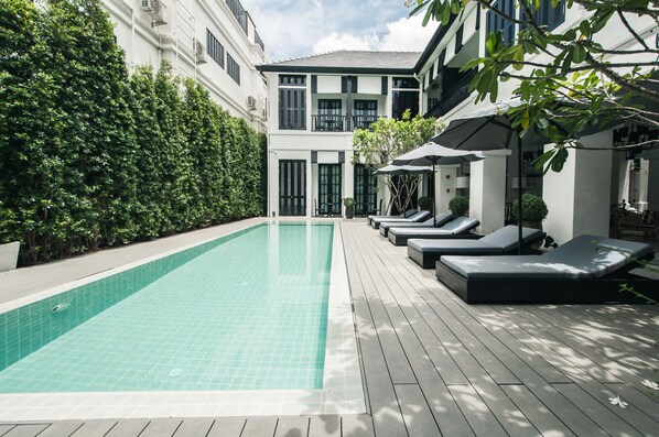 Outdoor pool - 99 The Heritage Hotel (Chiang Mai)