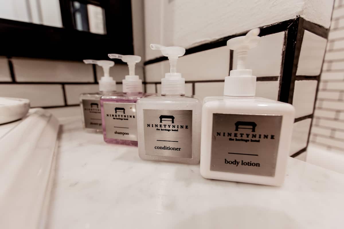 separate bathtub and shower, deep-soaking bathtub, rainfall showerhead