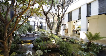 99 The Heritage Hotel