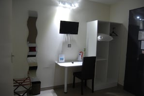 Escriptori, habitacions insonoritzades i wifi gratuïta
