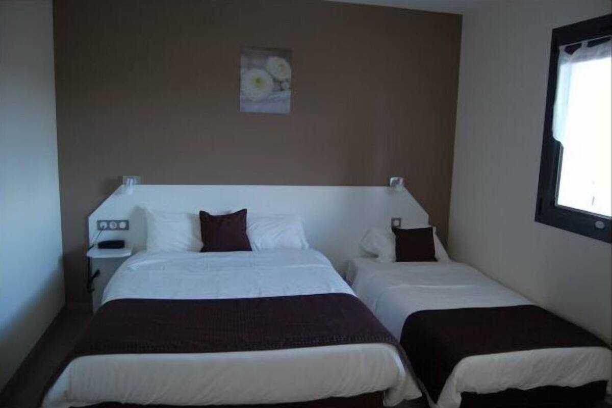 Triple Room | Desk, soundproofing, WiFi (free)