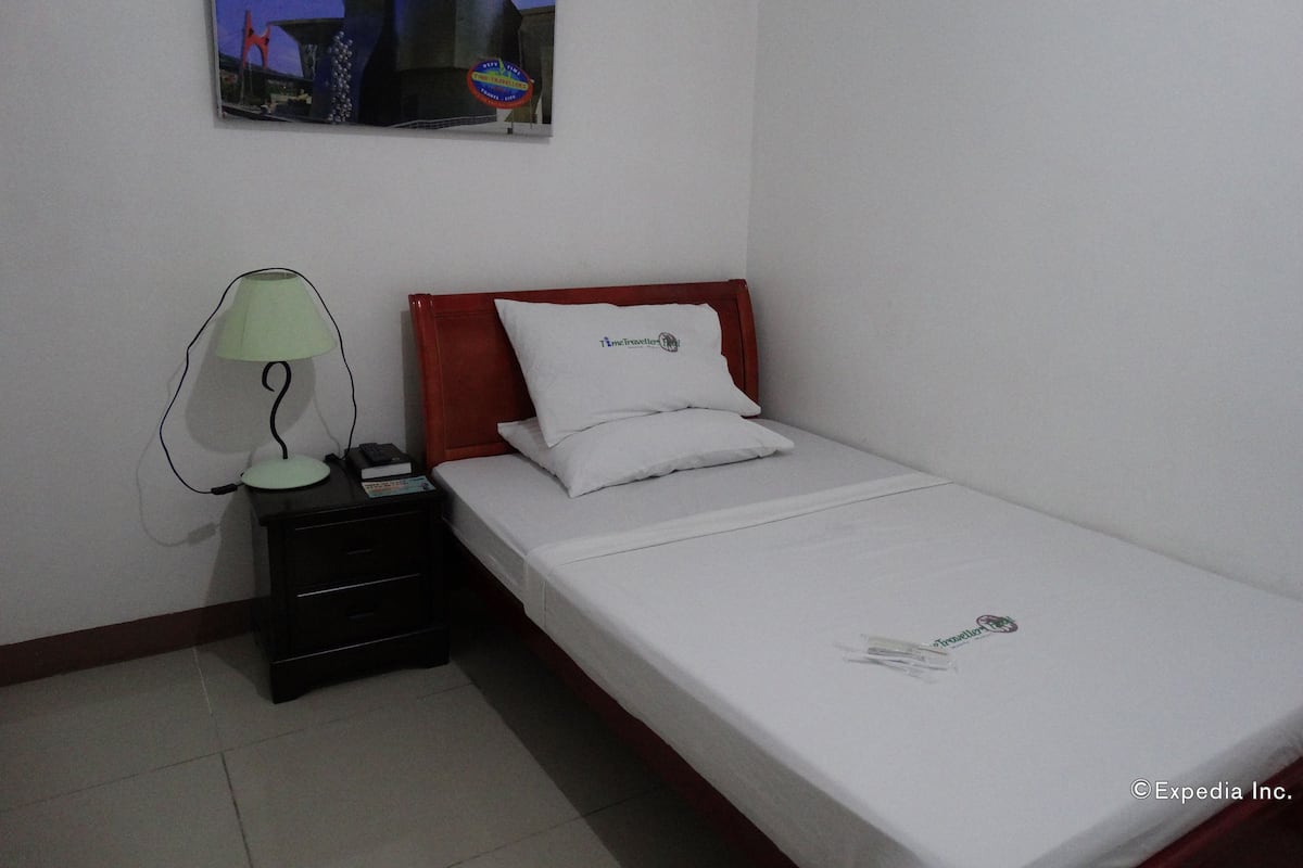 Backpacker Room