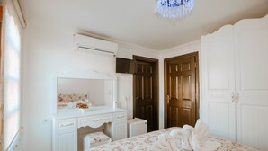 Room | Minibar, in-room safe, WiFi (free) - Patio Hotel (Antalya)