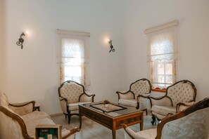 Lobby sitting area - Patio Hotel (Antalya)