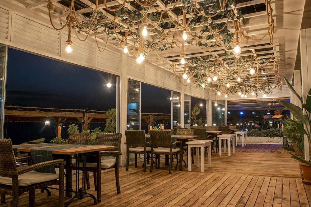Side Beach Club Hotel