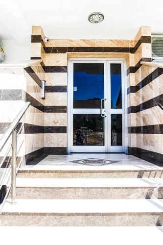 Ale Apartments Hotel