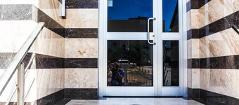 Ale Apartments Hotel