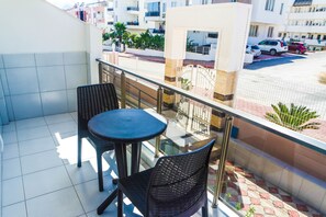 Standard Apartment | Terrace/patio - Ale Apartments Hotel (Konyaalti)