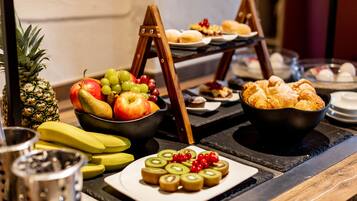 Desayuno buffet (EUR 12 por persona)