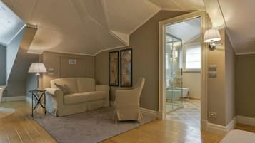 Deluxe Apartment, 2 Bedrooms, Vineyard View, Tower | Room amenity