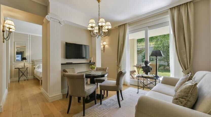 1 bedroom, premium bedding, down comforters, pillowtop beds