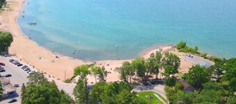 Balm Beach Resort & Motel