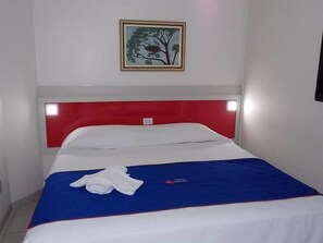Apartment, 2 Bedrooms (Flat ) | Premium bedding, minibar, in-room safe, desk - Hotel Rota do Pantanal (Presidente Prudente)