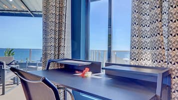 Comfort Penthouse | 1 bedroom, pillowtop beds, minibar, in-room safe