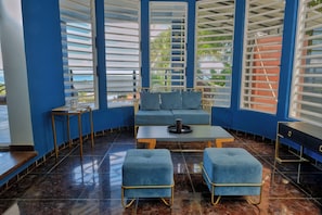 32-inch flat-screen TV with satellite channels, TV - Villa les Orchidées (Nosy Be)