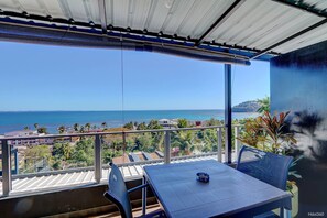 chambre standard economique vue sur mer et piscine 2 | Terrace/patio - Villa les Orchidées (Nosy Be)