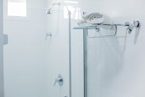 Shower, free toiletries, towels
