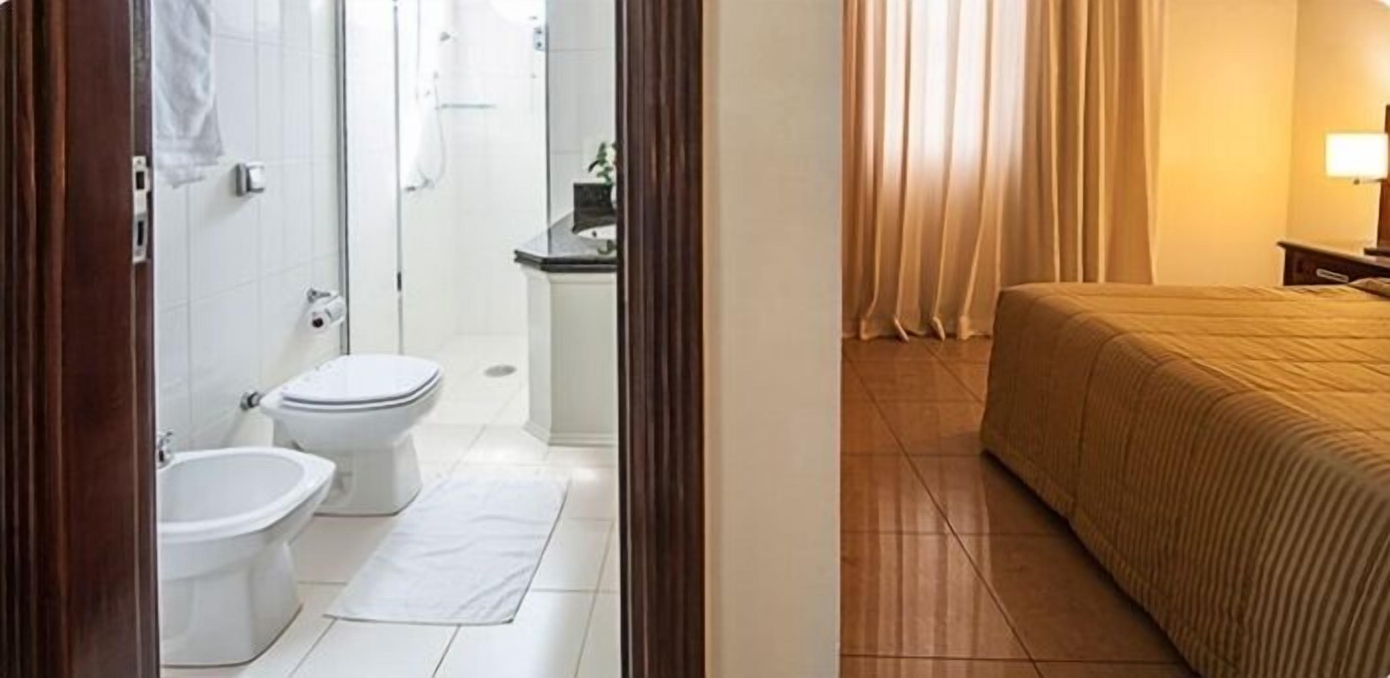 suite | bathroom | shower, free toiletries, towels