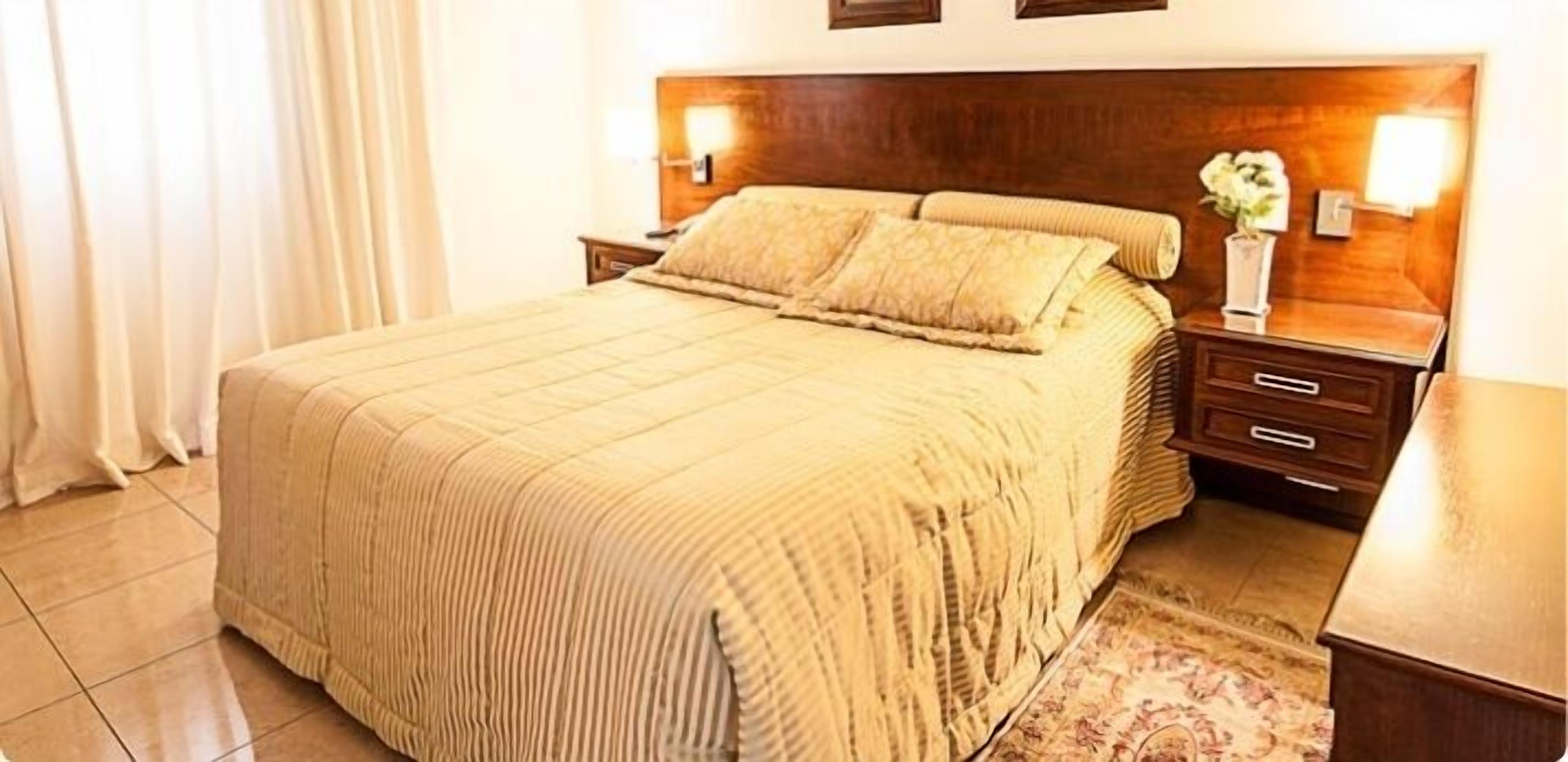 suite | minibar, in-room safe, desk, blackout curtains