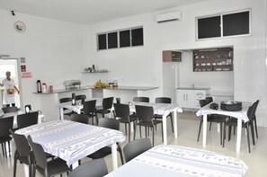 Lunch and dinner served, Brazilian cuisine - Hotel Pousada Salvador (Salvador)