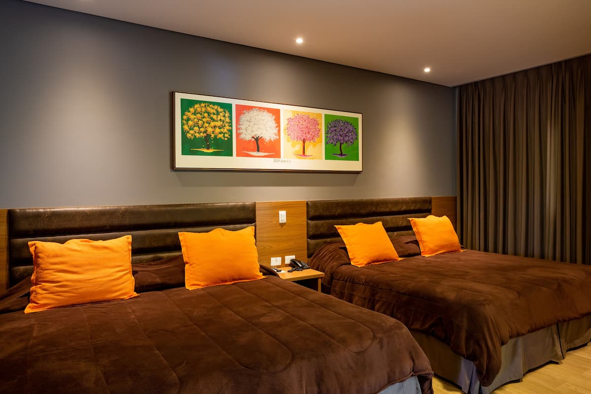 Suite Master Plus | Minibar, in-room safe, desk, blackout drapes