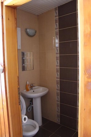 Standard-Doppelzimmer | Badezimmer