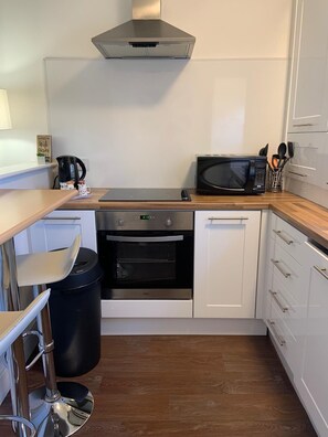 Shared kitchen - Durham Serviced Properties (Durham)