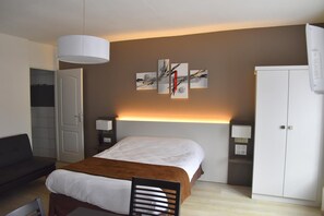 Coffres-forts dans les chambres, bureau, rideaux occultants