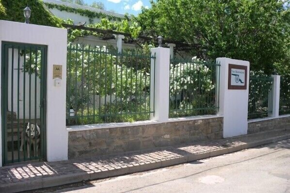 Property entrance - The Barracks (Umsobomvu)