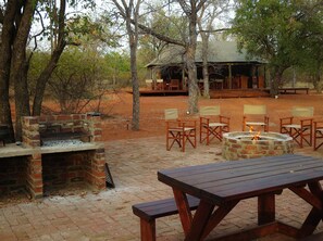 Outdoor banquet area - Iphofolo Lodge (Vivo)