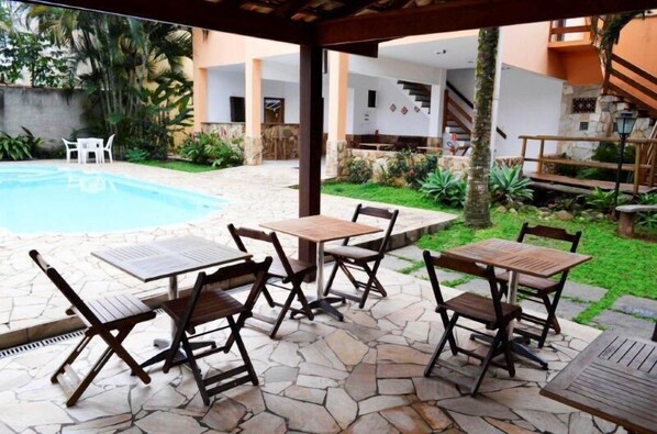 Outdoor pool, sun loungers