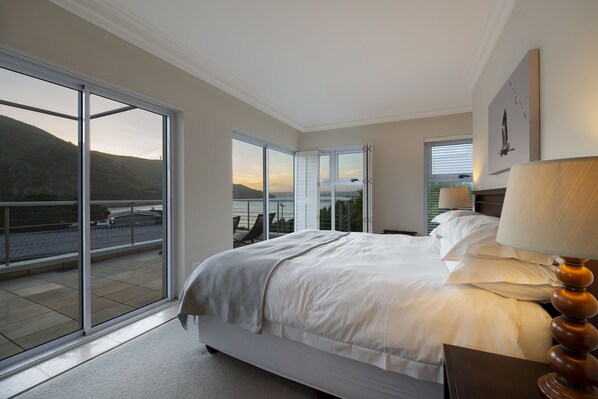 Standard Apartment (Three) | In-room safe, desk, iron/ironing board, free WiFi