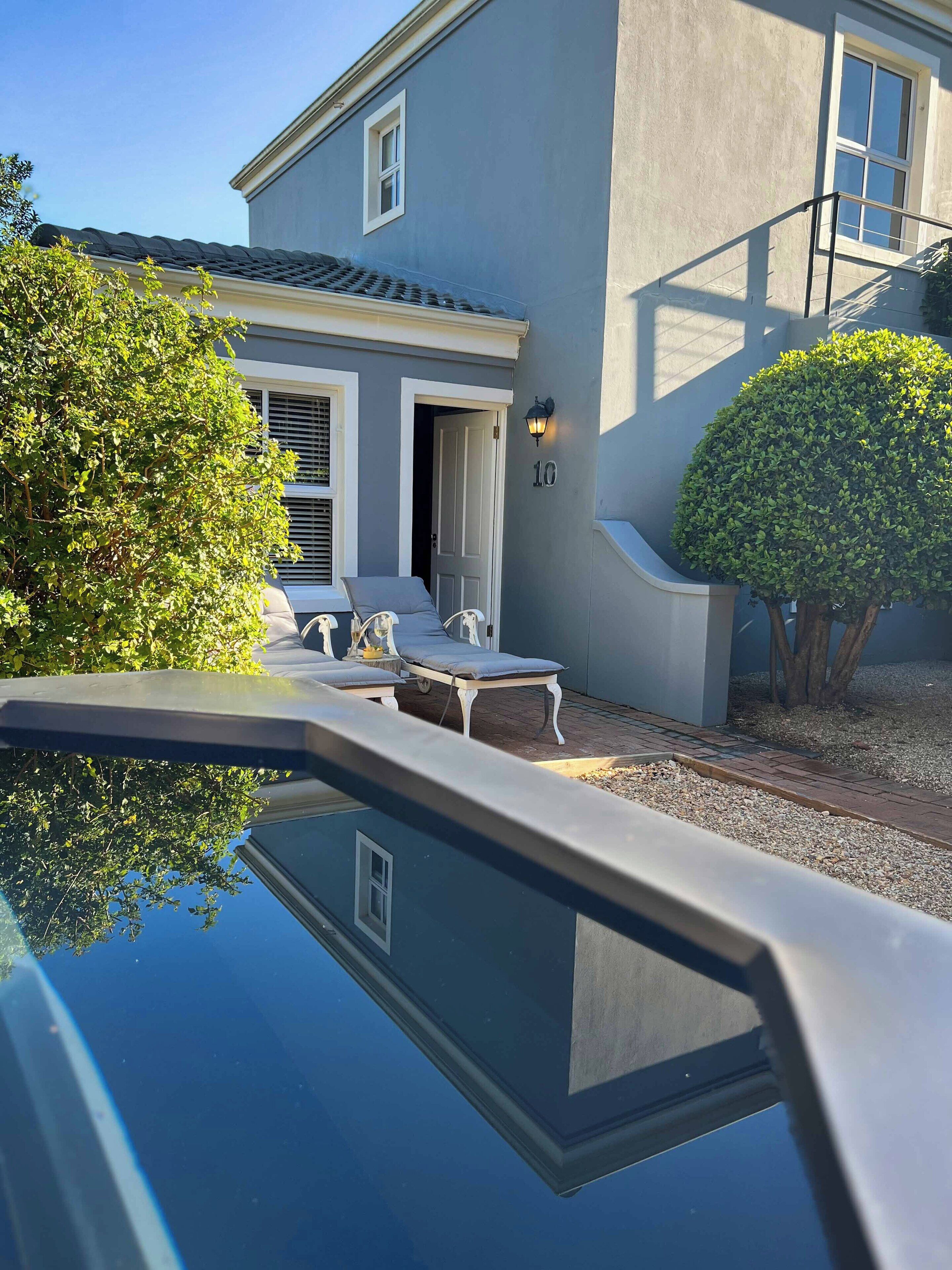 superior double room, 1 king bed, hot tub | 1 bedroom, premium bedding, minibar, in-room safe